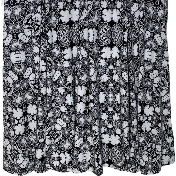 LuLaRoe Womens Skirt Small Black White Floral A Line Pull On Stretch Casual - Picture 3 of 8